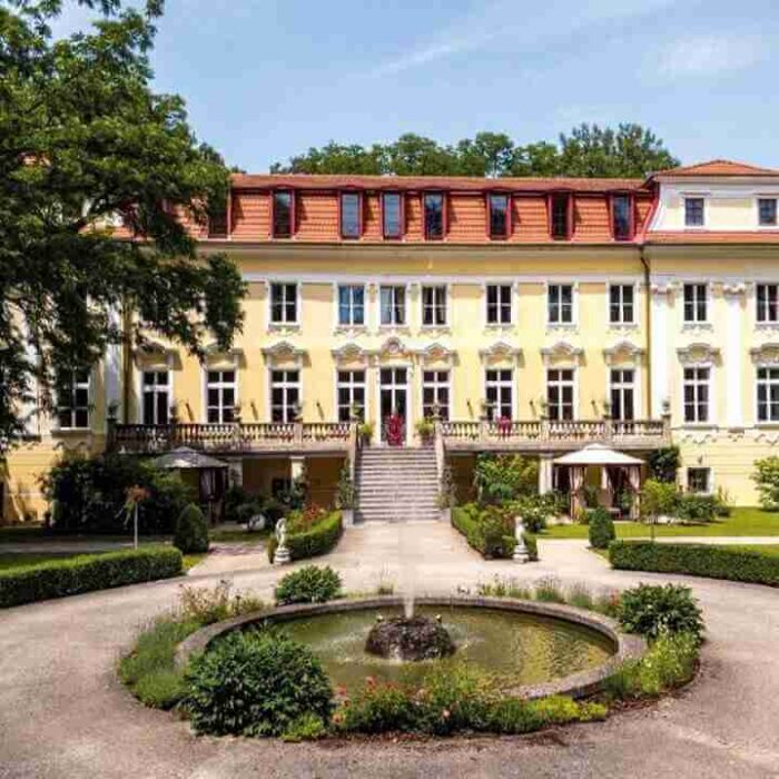 Mozart-schloss-recadrage-compr2-jpg